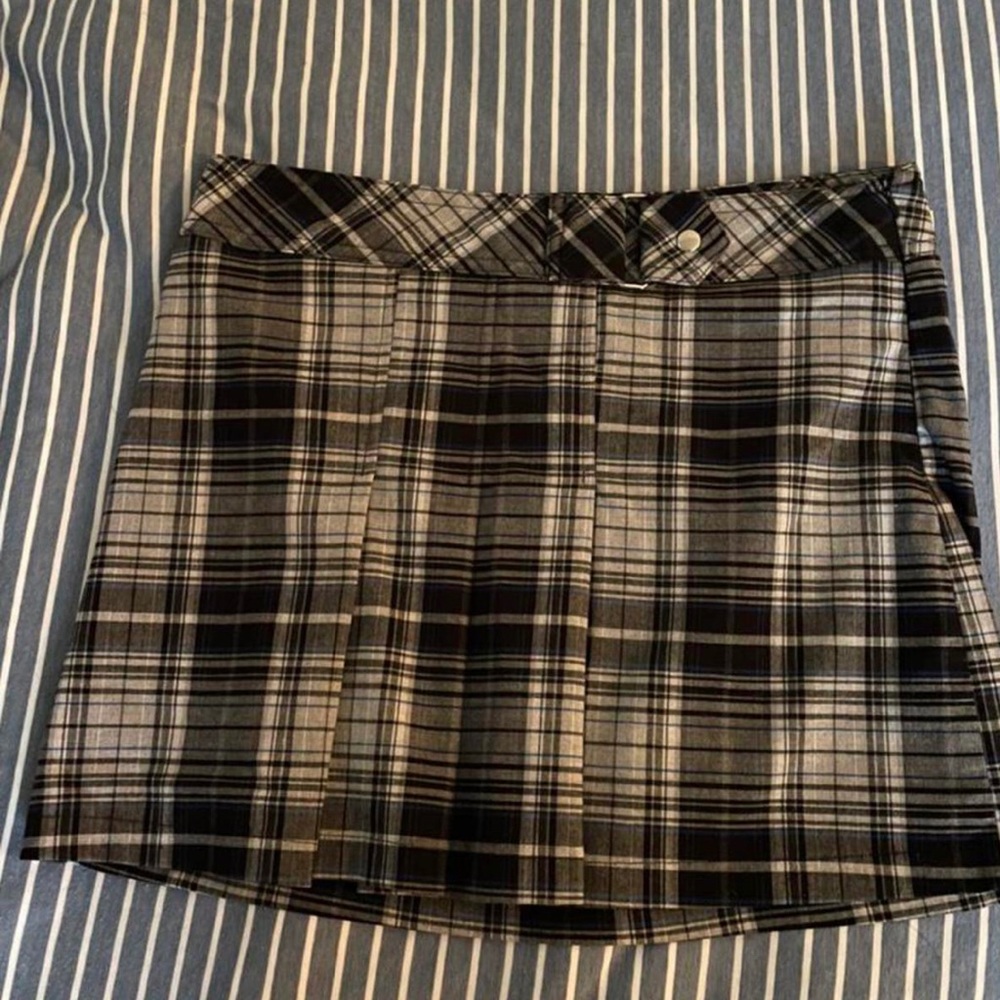 90s black and white plaid skirt